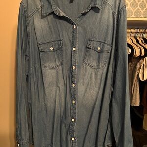 Torrid Light Denim Button-Down Shirt in Faded Blue